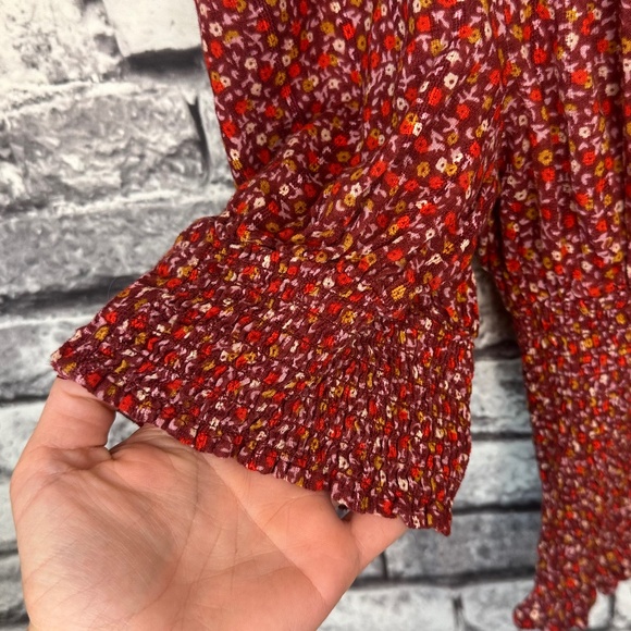 Universal Thread Floral Pattern Shirt Size Medium - Picture 7 of 8